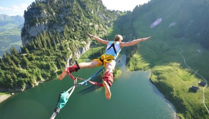 世界杯2026-勒沃库森险胜乌拉圭，布雷默成为关键先生，当药厂精神遇上南美风暴