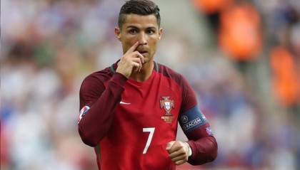 开云体育登录-加维引领风暴，替补奇兵闪光—2026世界杯F组关键战瑞士完胜秘鲁