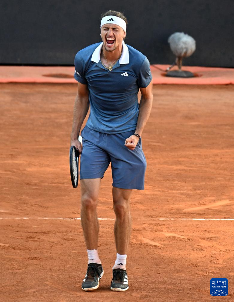 美网碾压拉沃尔杯,兹维列夫关键制胜 美网碾压拉沃尔杯,兹维列夫关键制胜