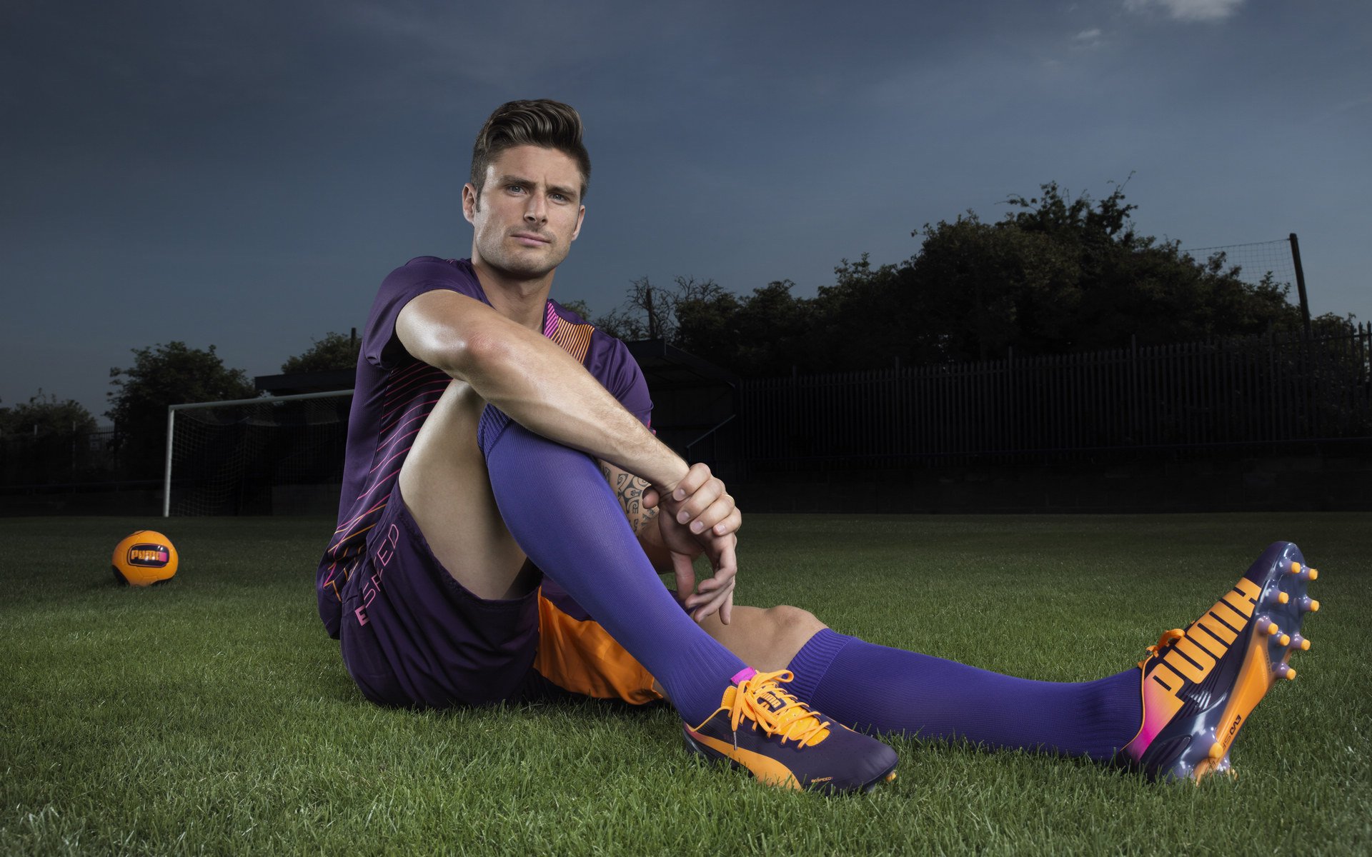 丹麦防守锁死厄瓜多尔,拉什福德成为关键先生,现代足球的战术博弈与个人英雄主义